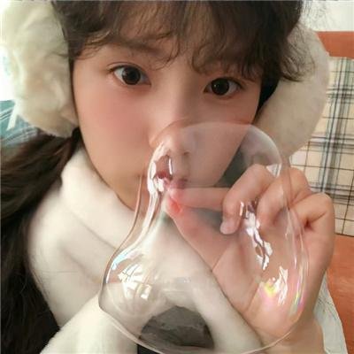 双眼凝视